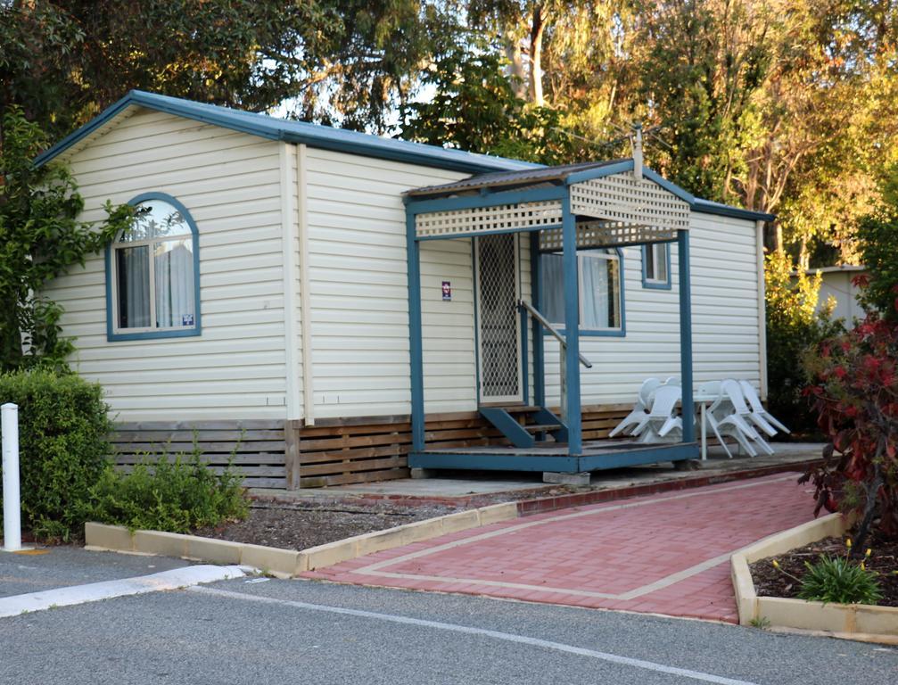 Acclaim Kingsway Tourist Park Hotel Madeley Exterior photo